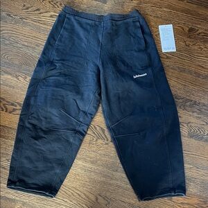 Lululemon loungeful barrel-leg high-rise crop - M